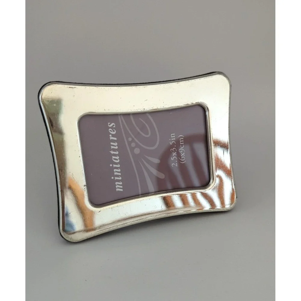 Silver Toned Miniature Picture Frame 2.5x3.5 Photo Polished Chrome Metal Small